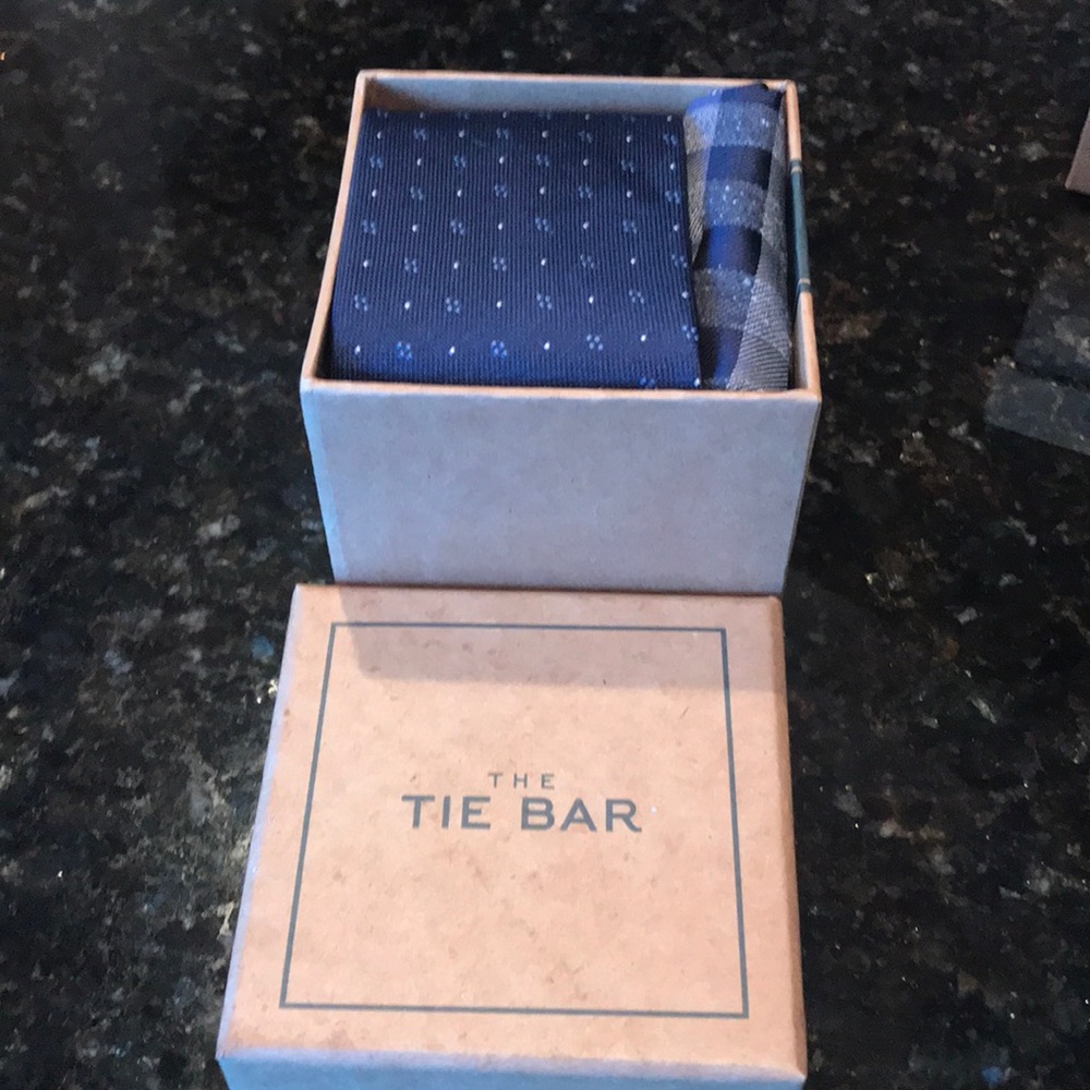 The Tie Bar navy tie and pocket square set